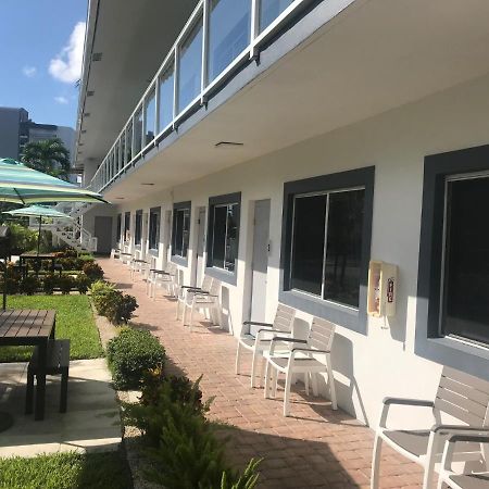 Wave Beach Vacation Rentals Pompano Beach Bagian luar foto