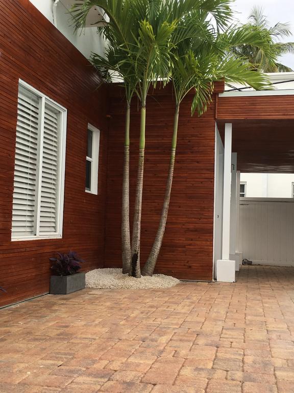 Wave Beach Vacation Rentals Pompano Beach Bagian luar foto