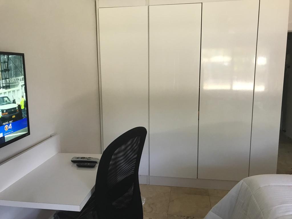 Wave Beach Vacation Rentals Pompano Beach Ruang foto