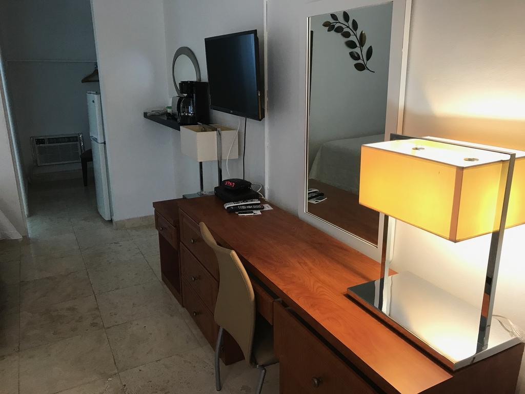 Wave Beach Vacation Rentals Pompano Beach Bagian luar foto