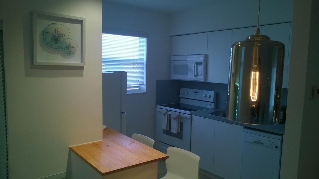 Wave Beach Vacation Rentals Pompano Beach Bagian luar foto